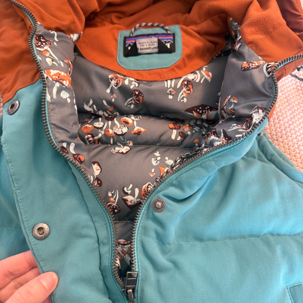 Patagonia Bivy Two-Tone Puffer Vest in Teal and Rust Mushroom Lining XS - Picture 7 of 11